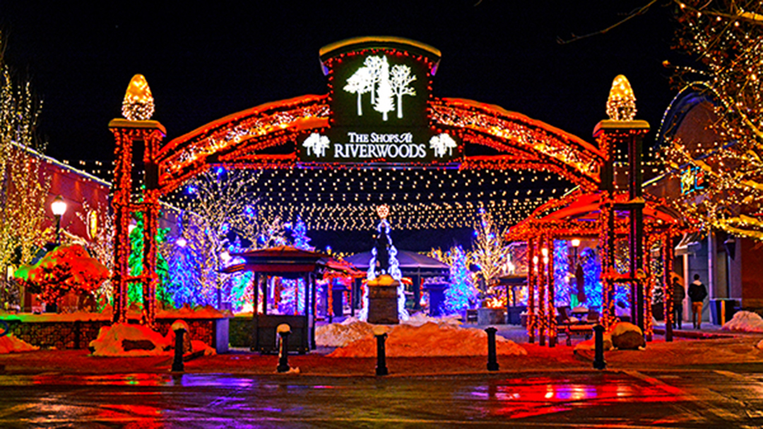 shops-at-riverwoods-christmas-light-display 2018